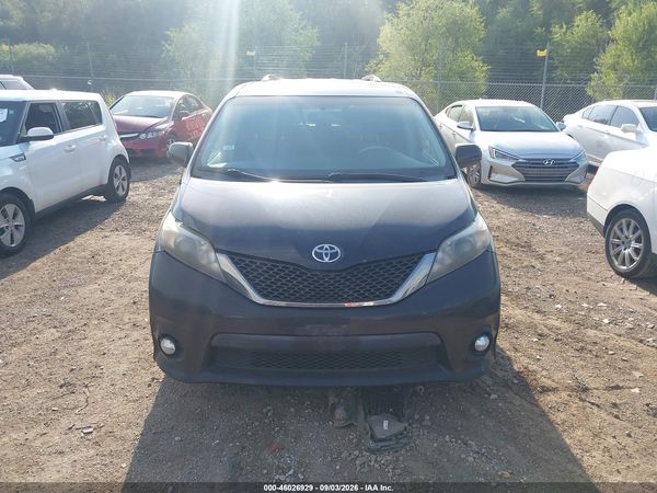2012 TOYOTA SIENNA SE 8 PASSENGER