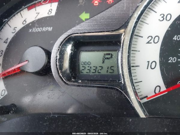 2012 TOYOTA SIENNA SE 8 PASSENGER