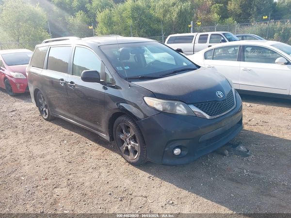 2012 TOYOTA SIENNA SE 8 PASSENGER