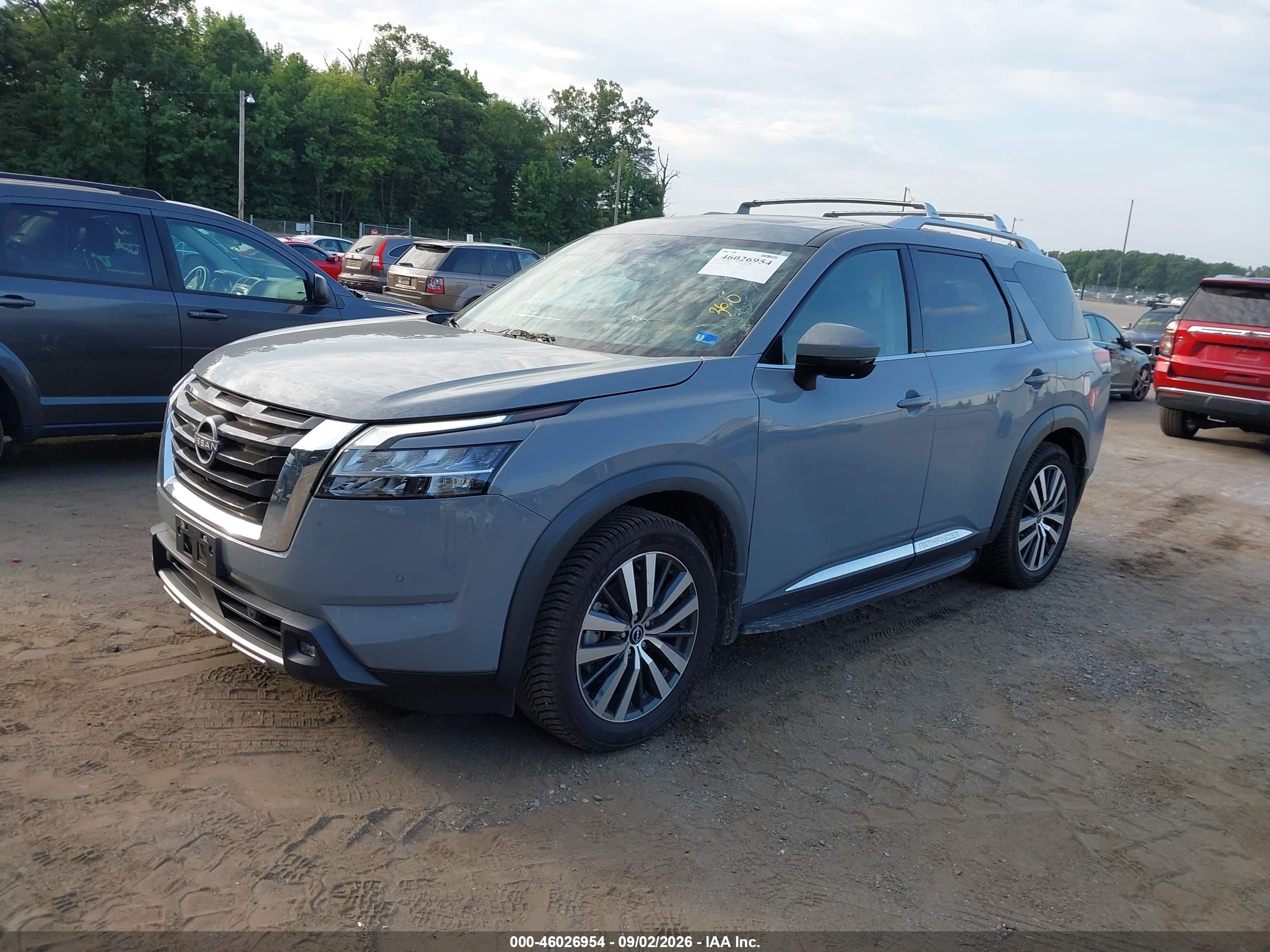 2022 NISSAN PATHFINDER PLATINUM 4WD — I2
