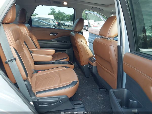 2022 NISSAN PATHFINDER PLATINUM 4WD — I8