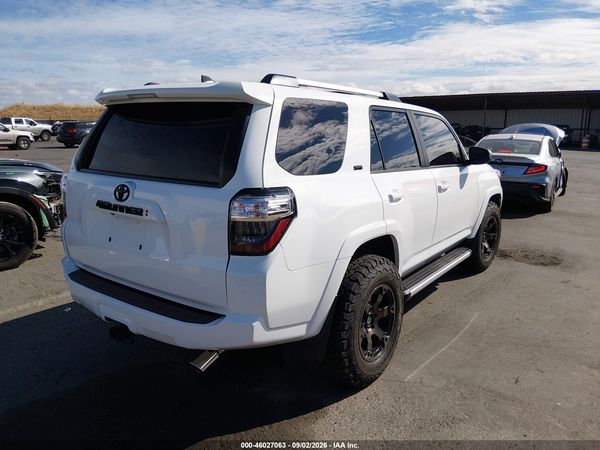 2022 TOYOTA 4RUNNER SR5 — I4