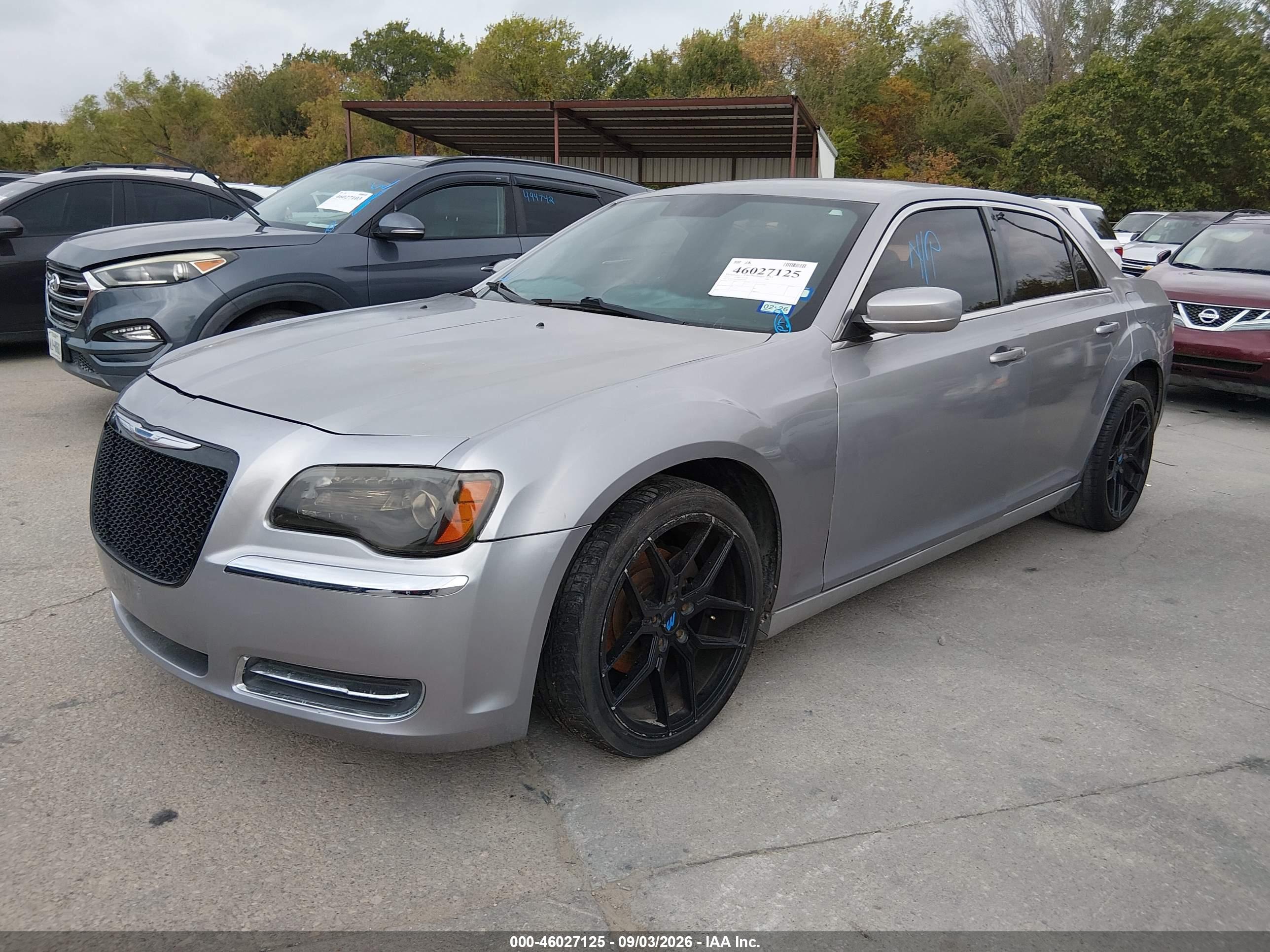 2013 CHRYSLER 300 MOTOWN — I2