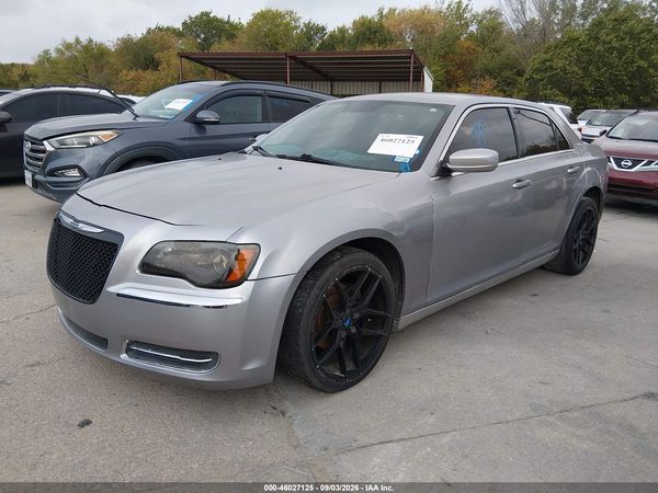 2013 CHRYSLER 300 — I2