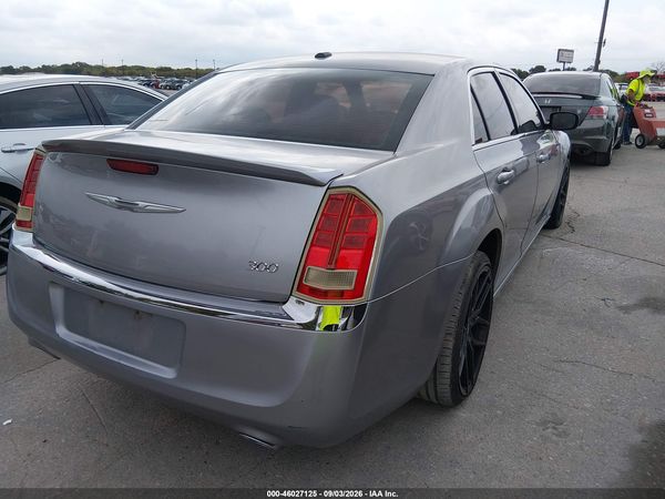 2013 CHRYSLER 300 MOTOWN — I4