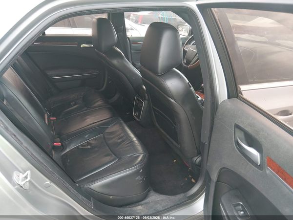 2013 CHRYSLER 300 MOTOWN — I8