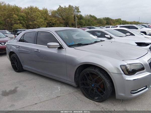 2013 CHRYSLER 300 MOTOWN — I116