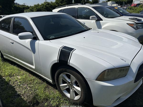 2013 DODGE CHARGER SE