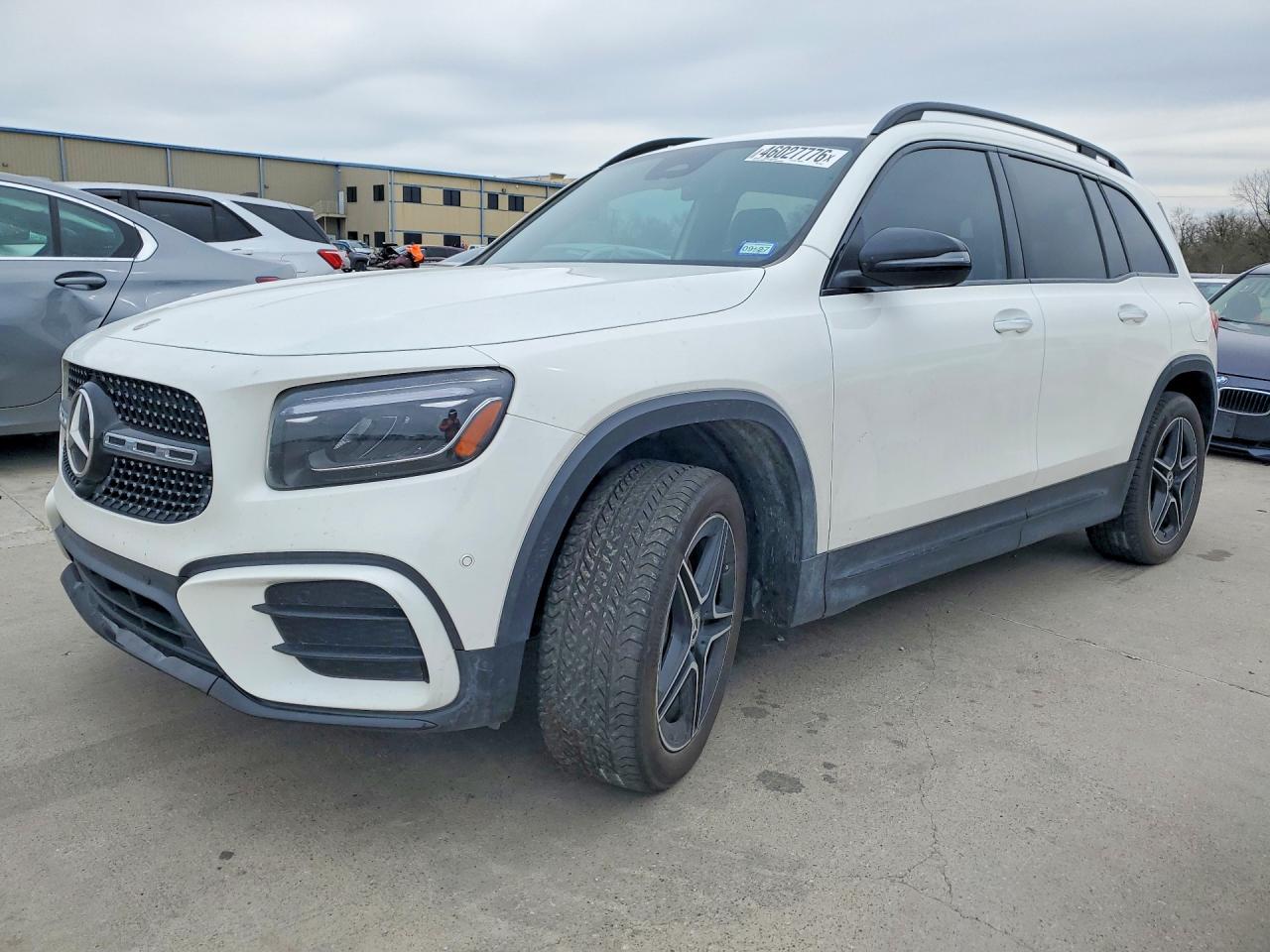 2025 MERCEDES-BENZ GLB-CLASS GLB250 — Front 3/4