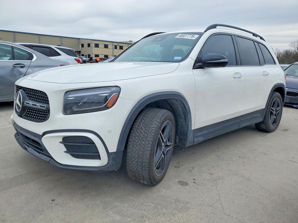 2025 MERCEDES-BENZ GLB-CLASS GLB250 — Front 3/4
