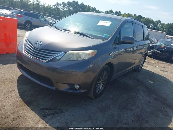 2016 TOYOTA SIENNA — I2