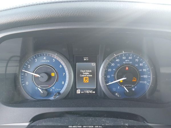 2016 TOYOTA SIENNA XLE 8 PASSENGER — I7
