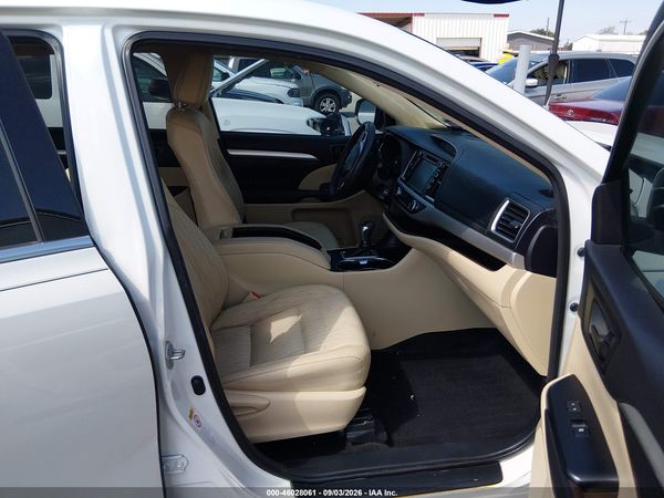 2016 TOYOTA HIGHLANDER LE PLUS V6 — I5