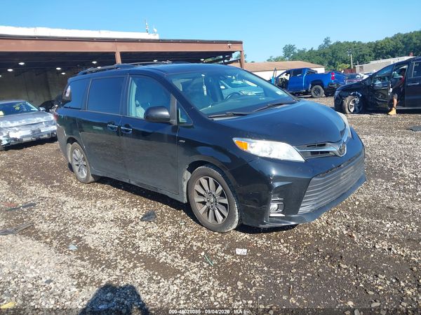 2018 TOYOTA SIENNA XLE 7 PASSENGER — I1