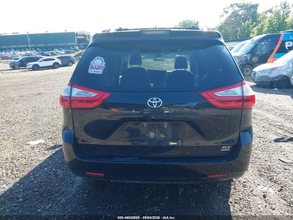 2018 TOYOTA SIENNA XLE 7 PASSENGER — I119