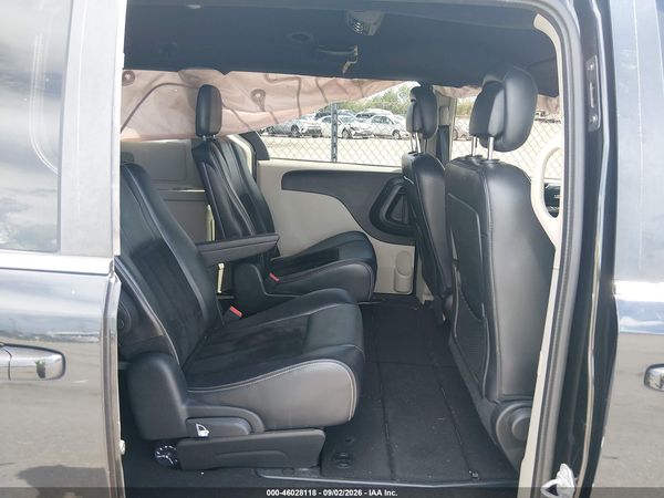2017 DODGE GRAND CARAVAN SXT — I8