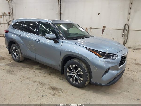 2021 TOYOTA HIGHLANDER XLE