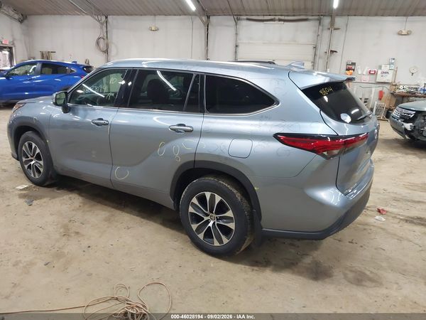 2021 TOYOTA HIGHLANDER XLE