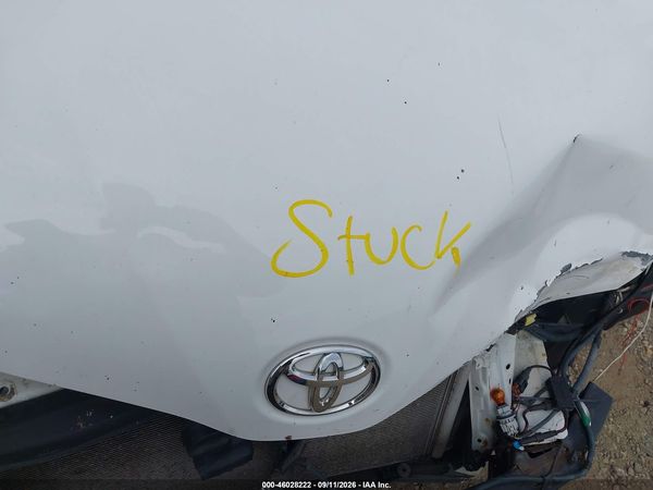 2014 TOYOTA SIENNA LE 7 PASSENGER — I10