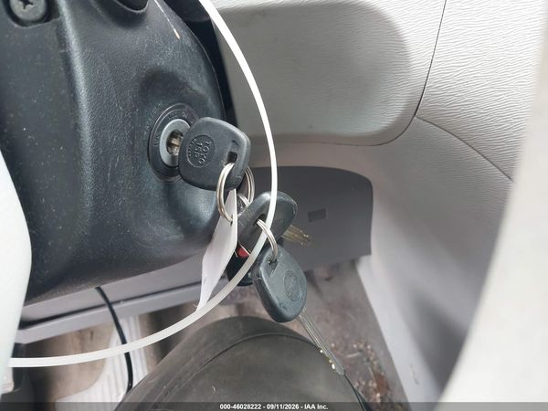 2014 TOYOTA SIENNA LE 7 PASSENGER — I11