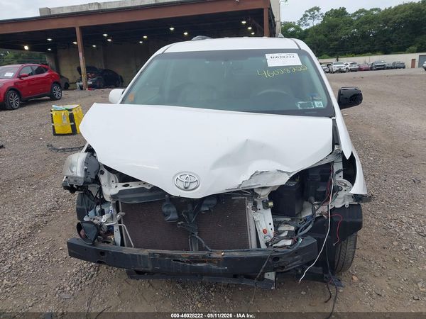 2014 TOYOTA SIENNA LE 7 PASSENGER — I115