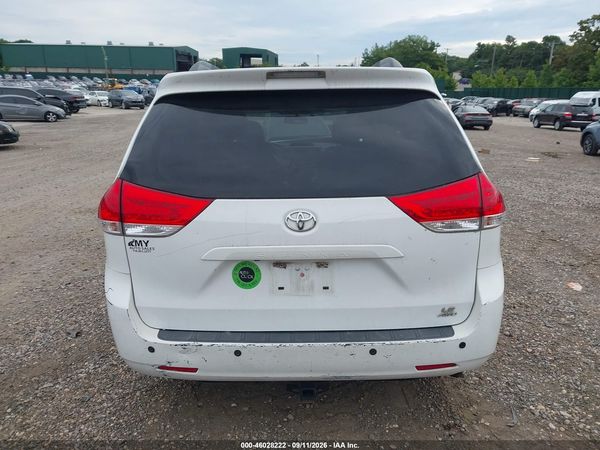 2014 TOYOTA SIENNA LE 7 PASSENGER — I119