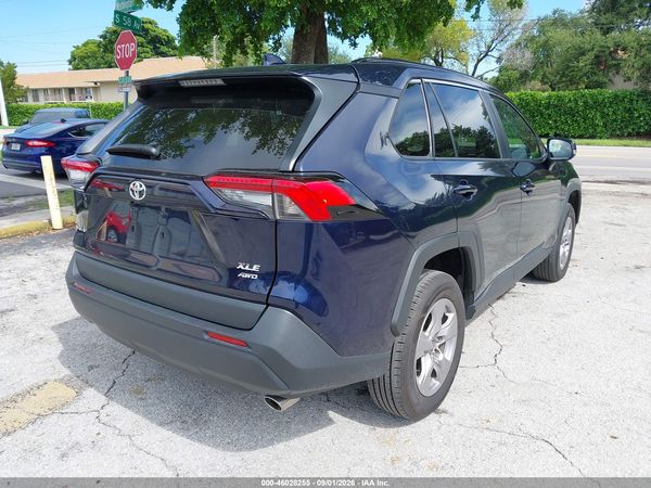 2025 TOYOTA RAV4 XLE