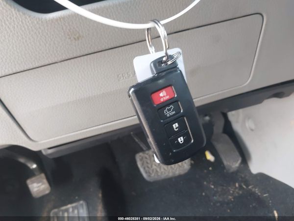2017 TOYOTA HIGHLANDER XLE — I11
