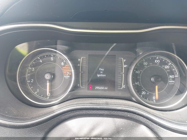 2019 JEEP CHEROKEE LATITUDE FWD — I7