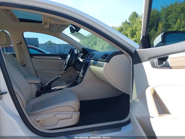 2017 VOLKSWAGEN PASSAT 1.8T SE — I5