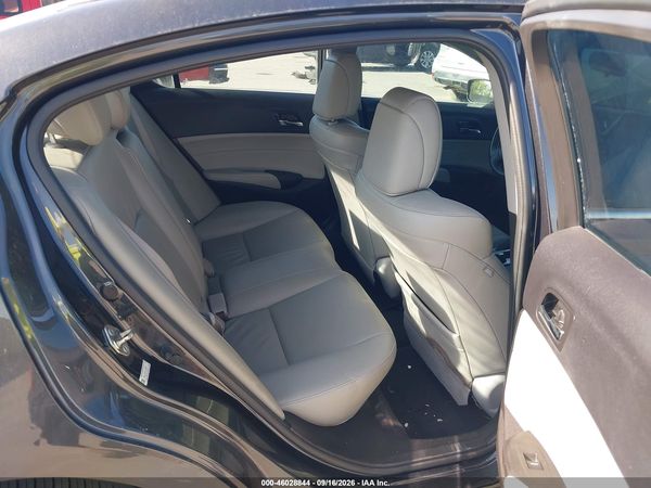 2016 ACURA ILX — I8