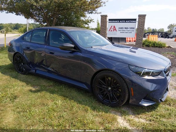 2027 BMW M5 — I1