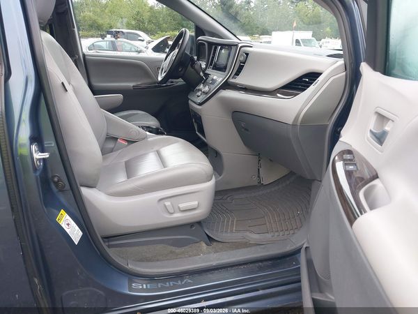 2015 TOYOTA SIENNA XLE 8 PASSENGER — I5