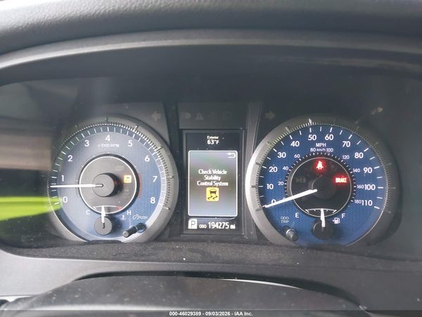 2015 TOYOTA SIENNA XLE 8 PASSENGER — I7