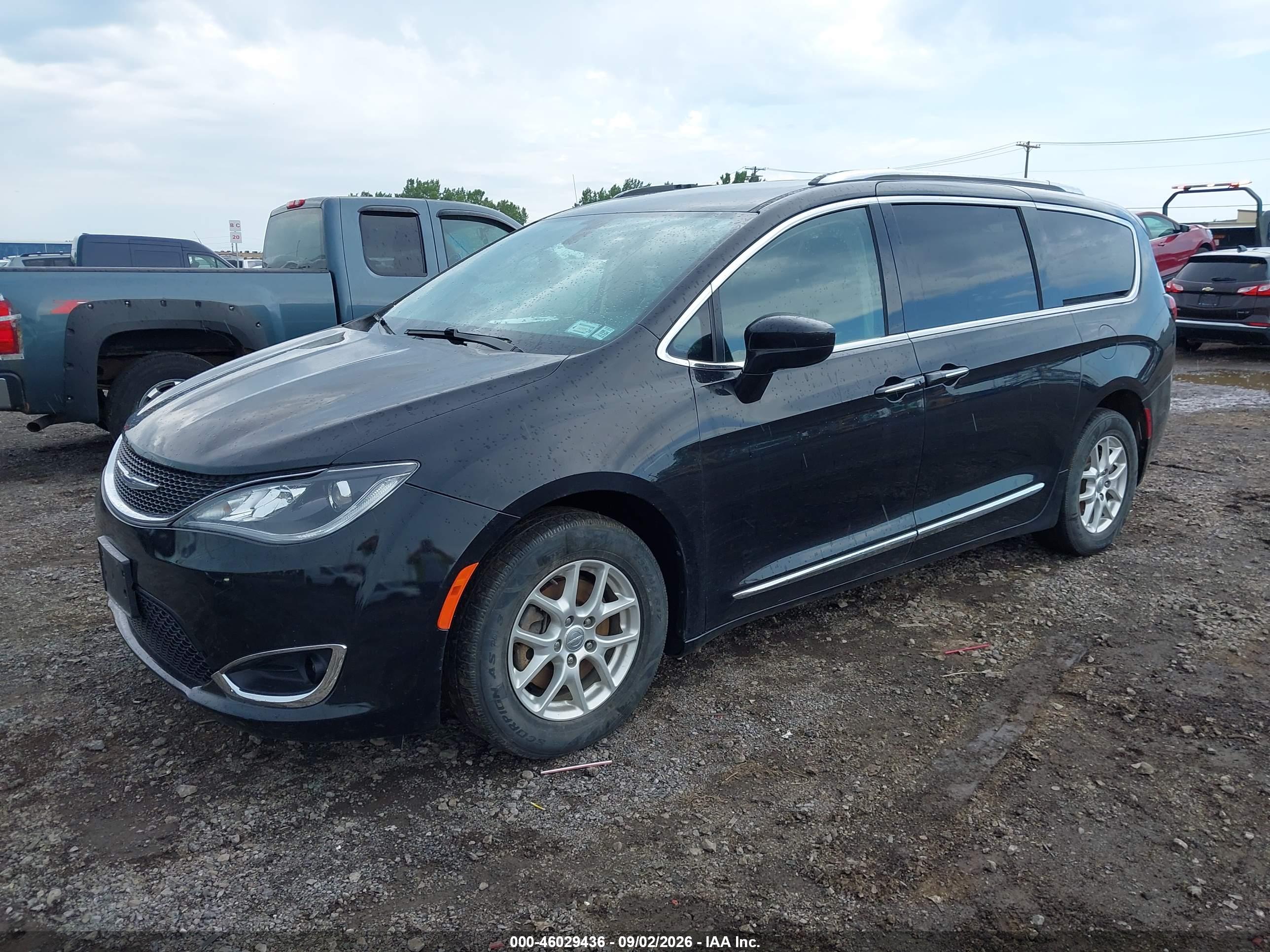 2020 CHRYSLER PACIFICA TOURING L — I2