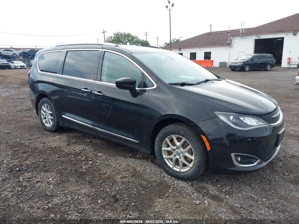 2020 CHRYSLER PACIFICA TOURING L — I1