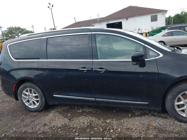 2020 CHRYSLER PACIFICA TOURING L — I116