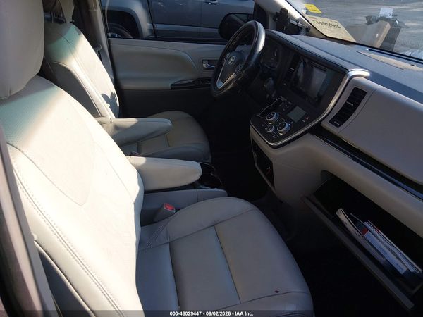 2017 TOYOTA SIENNA XLE 8 PASSENGER — I5