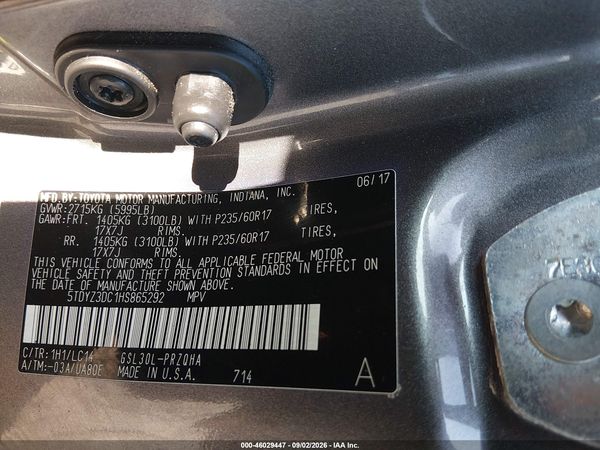 2017 TOYOTA SIENNA XLE 8 PASSENGER — I9
