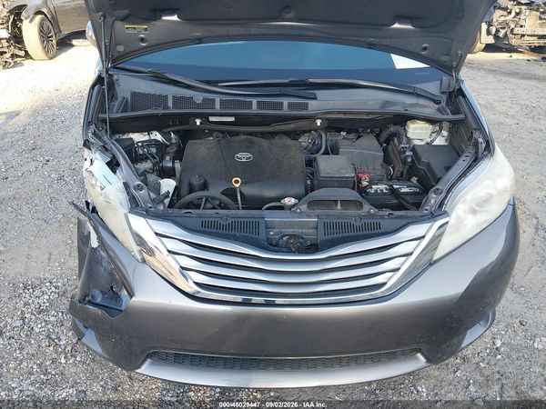 2017 TOYOTA SIENNA XLE 8 PASSENGER — I10