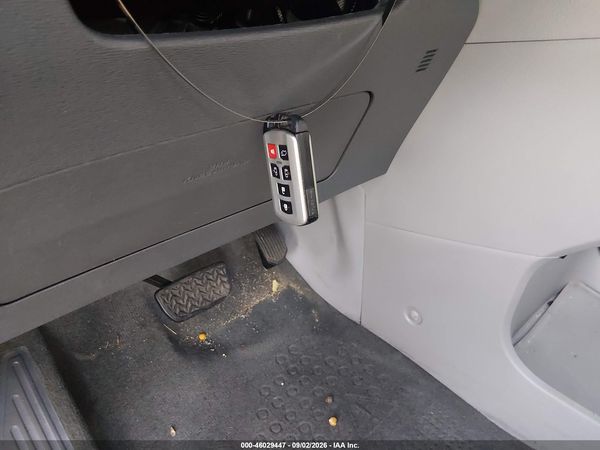 2017 TOYOTA SIENNA XLE 8 PASSENGER — I11