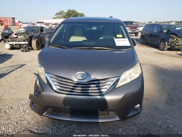 2017 TOYOTA SIENNA XLE 8 PASSENGER — I115