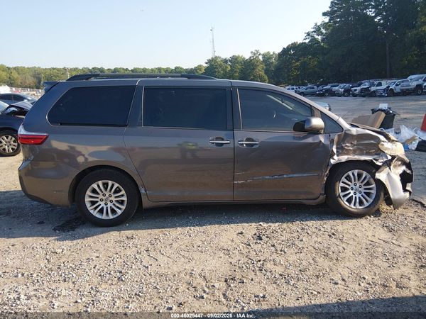 2017 TOYOTA SIENNA XLE 8 PASSENGER — I116
