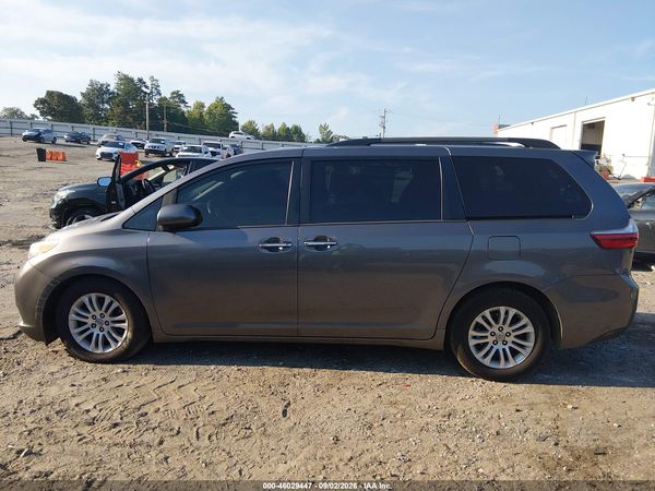 2017 TOYOTA SIENNA XLE 8 PASSENGER — I117