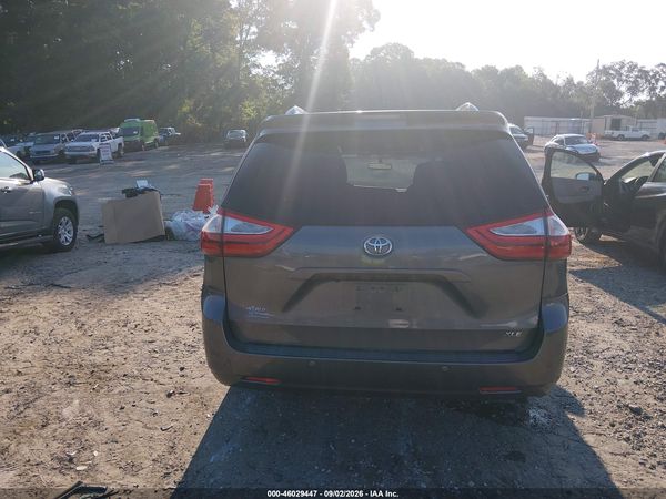 2017 TOYOTA SIENNA XLE 8 PASSENGER — I119