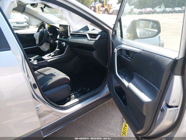 2025 TOYOTA RAV4 LE — I5