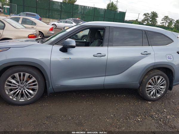 2021 TOYOTA HIGHLANDER