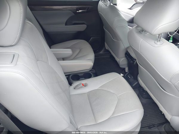 2021 TOYOTA HIGHLANDER HYBRID PLATINUM