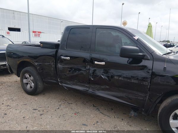 2017 RAM 1500 SLT  4X2 6'4 BOX — I6