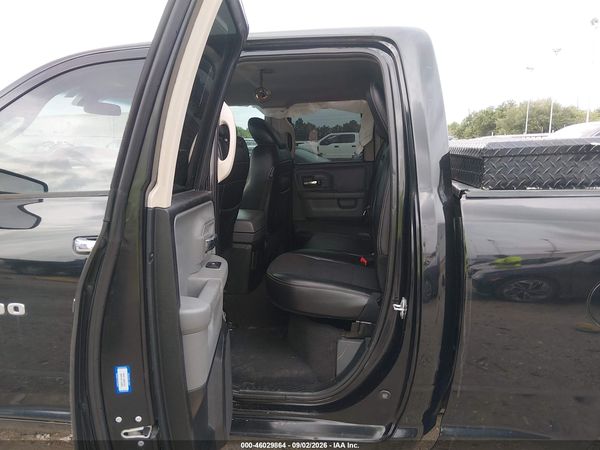 2017 RAM 1500 SLT  4X2 6'4 BOX — I8